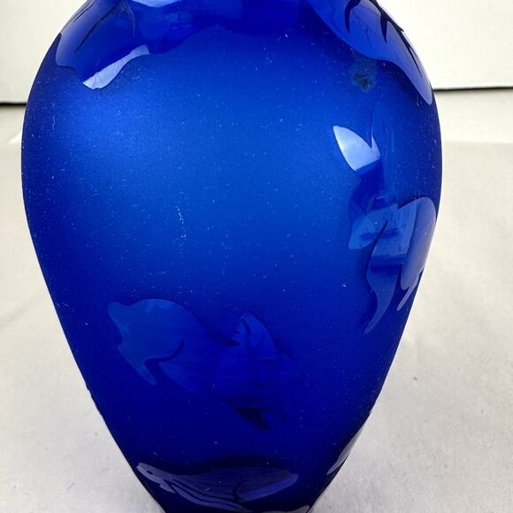 Bud Vase Cobalt Frosted Bunnies Bushes Etched Signed A&E Court Easter - Picture 4 of 7